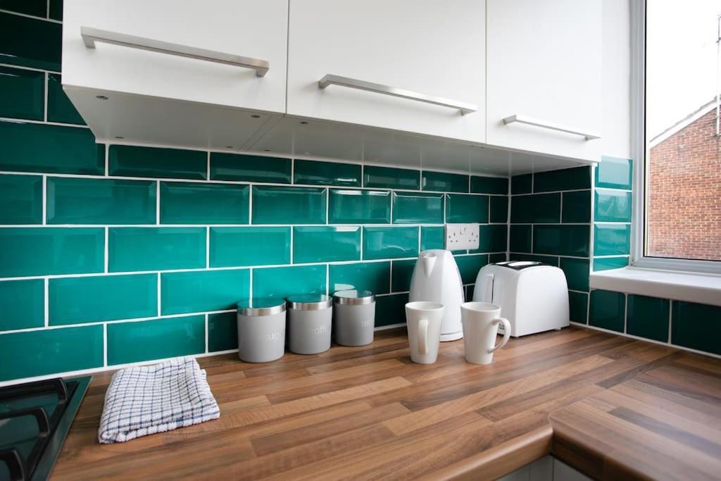 Cudworth House, Barnsley For Contractors & Families, Free Parking, High Speed Wifi Etc Villa Exterior photo