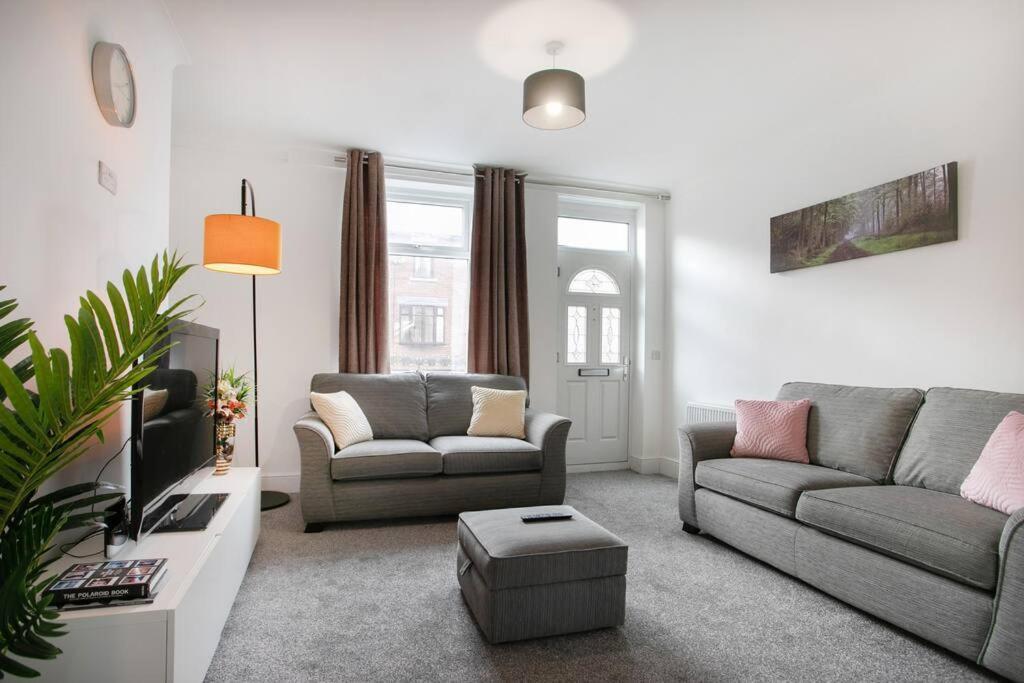 Cudworth House, Barnsley For Contractors & Families, Free Parking, High Speed Wifi Etc Villa Exterior photo
