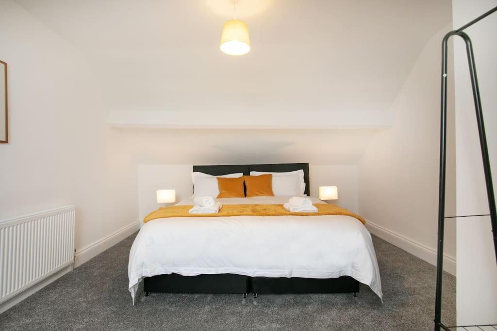 Cudworth House, Barnsley For Contractors & Families, Free Parking, High Speed Wifi Etc Villa Exterior photo